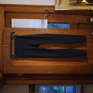Womens black lululemon wunder leggings. no tag. Like new.